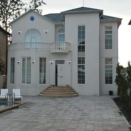 غابالا Villa Riverside الغرفة الصورة